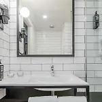 Ibis 3*