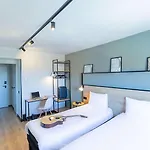 酒店 Ibis 3*