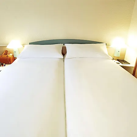 Ibis ホテル 3*