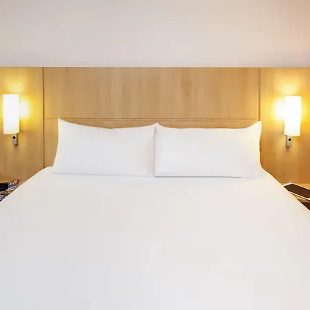 Ibis 3*