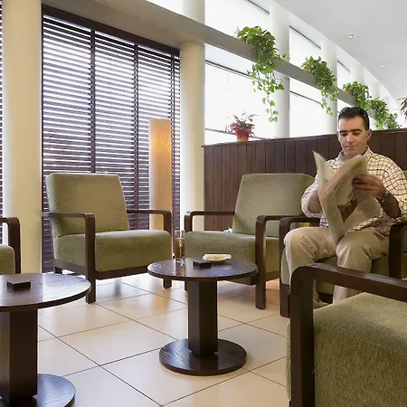 מלון Ibis Bragança