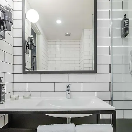 Ibis Bragança
