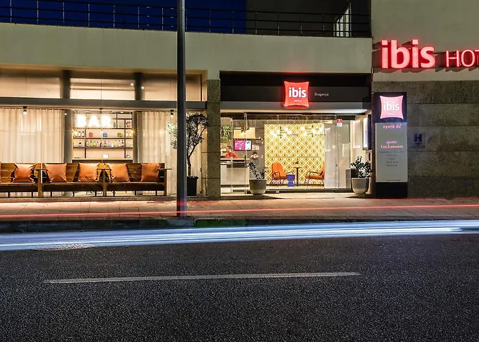 Ibis Bragança